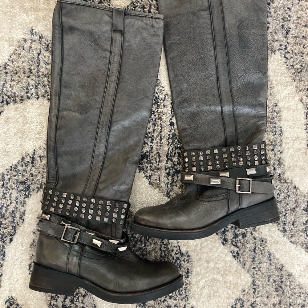 Amazing Leather Steve Madden Boots